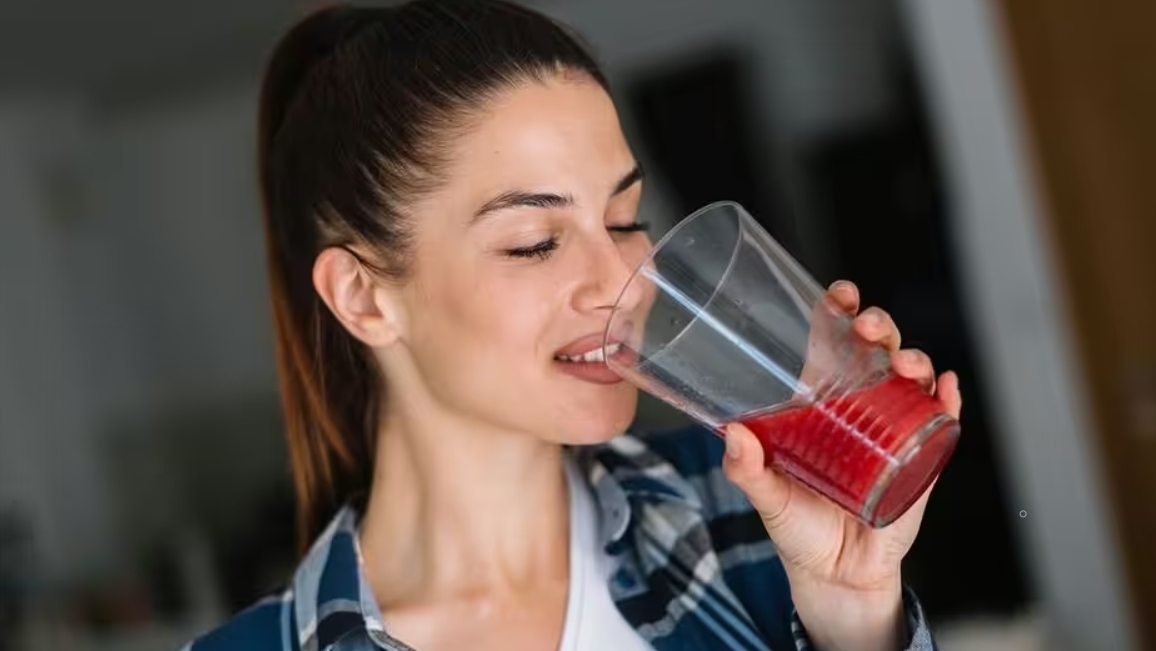 Uống 2 cốc nước ép này mỗi ngày có thể giảm nguy cơ đột quỵ và đau tim?